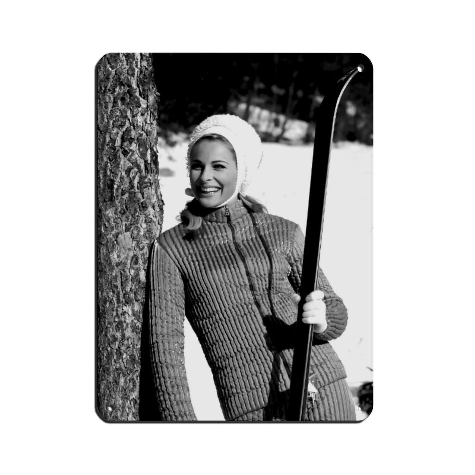 Vintage Woman Ski Photo, Vintage Skiing Poster Tin Sign Vintage Metal Pub Club Cafe Bar Home Wall Art Decoration Poster Retro 12x16inch(30x40cm)