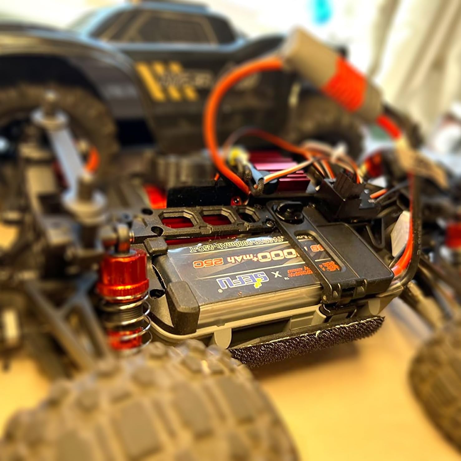 RoaringTop Lipo 2S 2700mAh 7,4V 25C – Avec T-Plug, Compatible WLtoys 1/10 Et 1/12