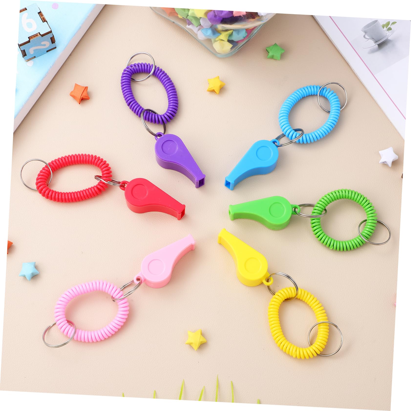 Yardwe 4 Set Fischietto di Plastica Deterrente più Forte Fischio All'aperto Campane Fischietto Impermeabile Fischietto Natalizio Cronometro Arbitro Catena Forte Fischio Sport 12 Pezzi * 4