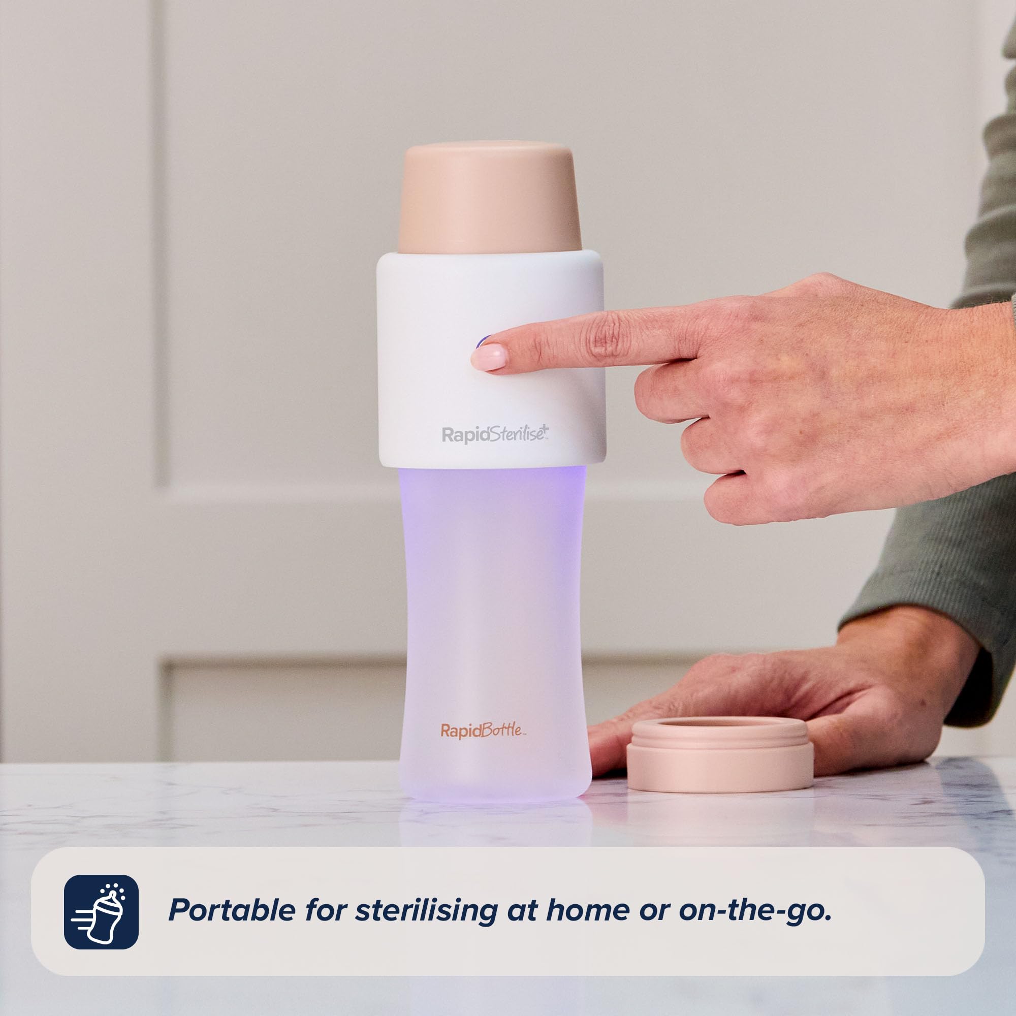 Nuby RapidSterilise+ Sterilizzatore UV per biberon RapidBottle e RapidCool, portatile – 30 utilizzi per carica, ricarica USB, spegnimento automatico, elimina il 99,9% dei batteri in 1 minuto (Bianco)