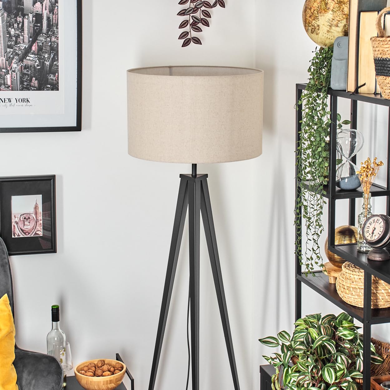 HOFSTEIN Stehleuchte Flemming, Stehlampe aus Metall/Stoff in Schwarz/Beige/Weiß, Leuchte im Boho-Style, skandinavisches Design (Ø 50 cm), Höhe 162 cm, mit Fußschalter, 1 x E27, ohne Leuchtmittel