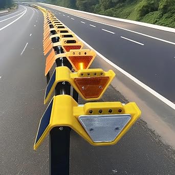 3pcs Solar Trapezoid Delineator for Highway Guardrail, 8-LED Solar Traffic Road Barrier Side Reflector, Double-Sided - Flashing Simultaneously