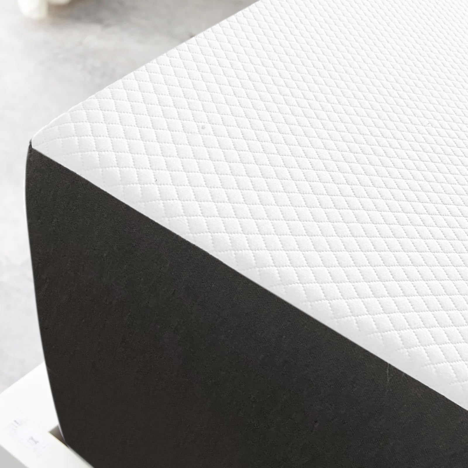 IZTOSS Luxe Matelas 140x190 - Épaisseur 26cm - Mousse à Mémoire de Forme - Confort Mi-Ferme - Développé & Produit en Europe (Matelas 140x190x26(Blanc+Gris))