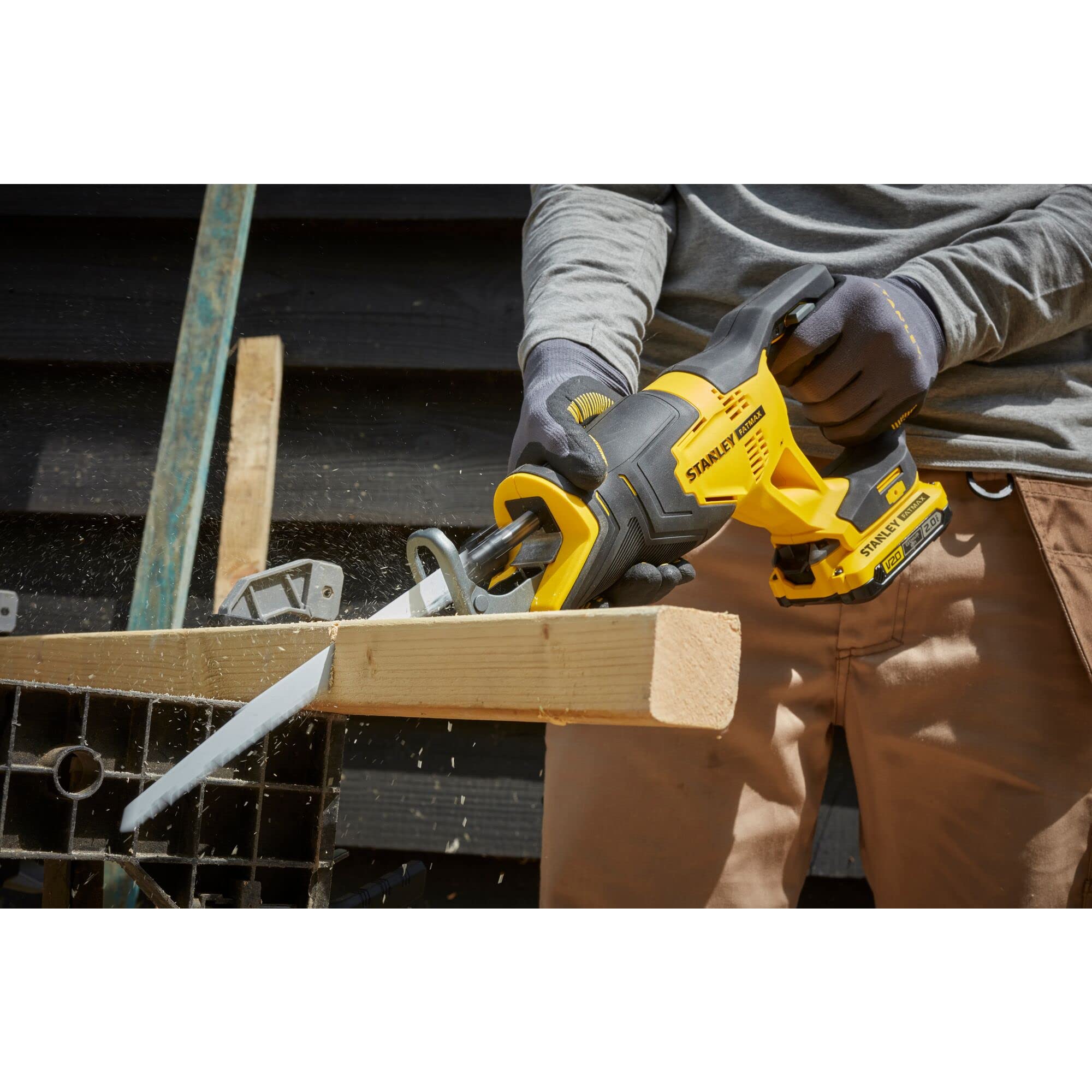 Stanley Fatmax SFMCS300B - Sierra Reciproquante V20, 18V, Sans Chargeur / Batterie, Noir/Jaune, 25 Mm