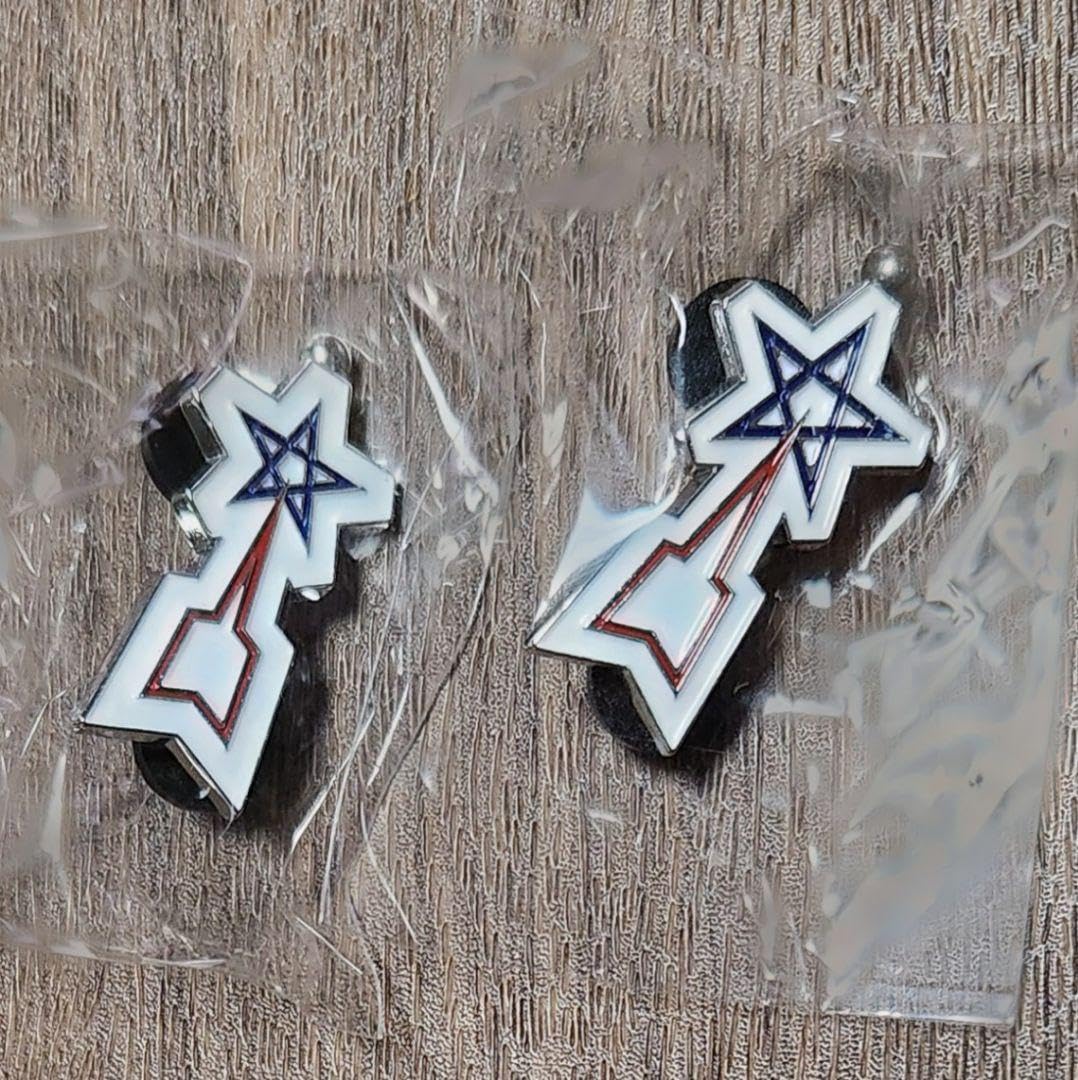 Amazon | 谷究極防衛チームバッジ 科学特捜隊流星バッジAB | バッジ