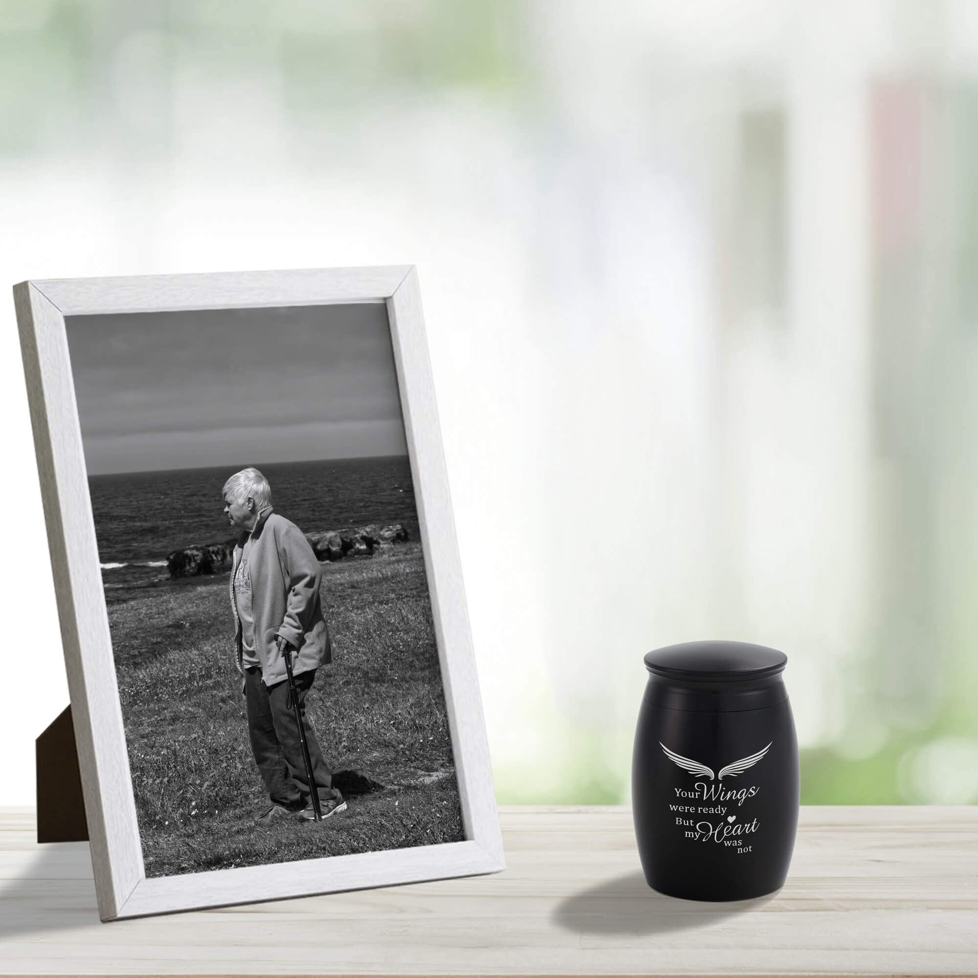 Amazon｜LINES ARTE 小さな骨壺 人間の灰用 2.7x1.7インチ