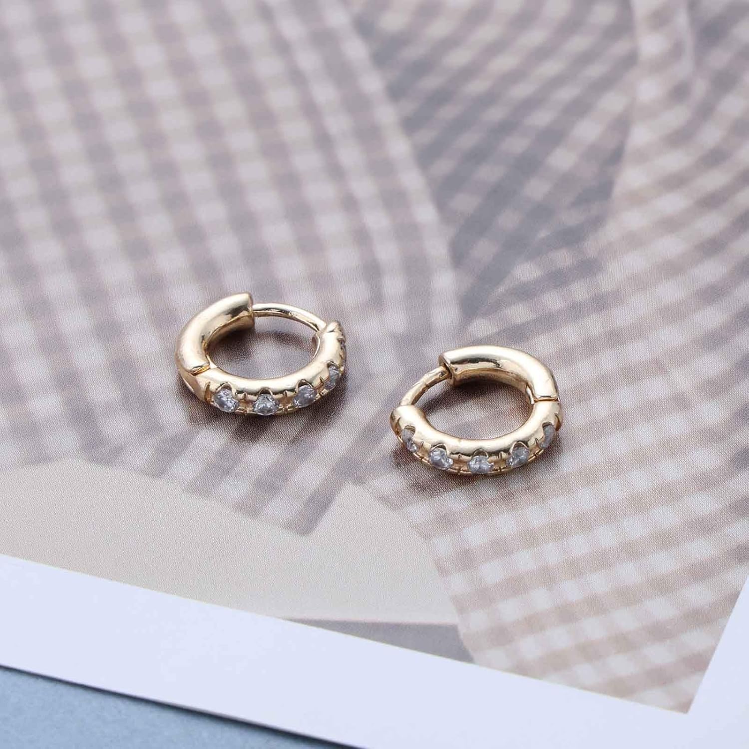 Vintage Tiny Green Crystal Huggie Hoop Earrings Gold Rhinestone Hoop Dangle Earring Cz Small Emerald Circle Huggie Earrings Cz Paved Round Loop Earrings Jewelry for Women - Image 7