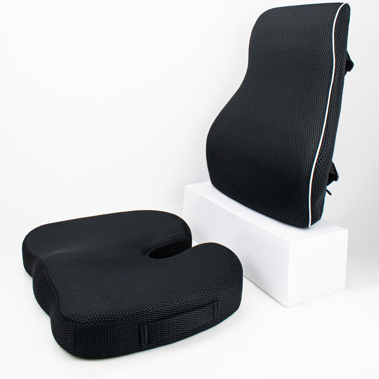 Coussin ergonomique pour soutenir le dos afin de travailler assis sans douleur lombaire