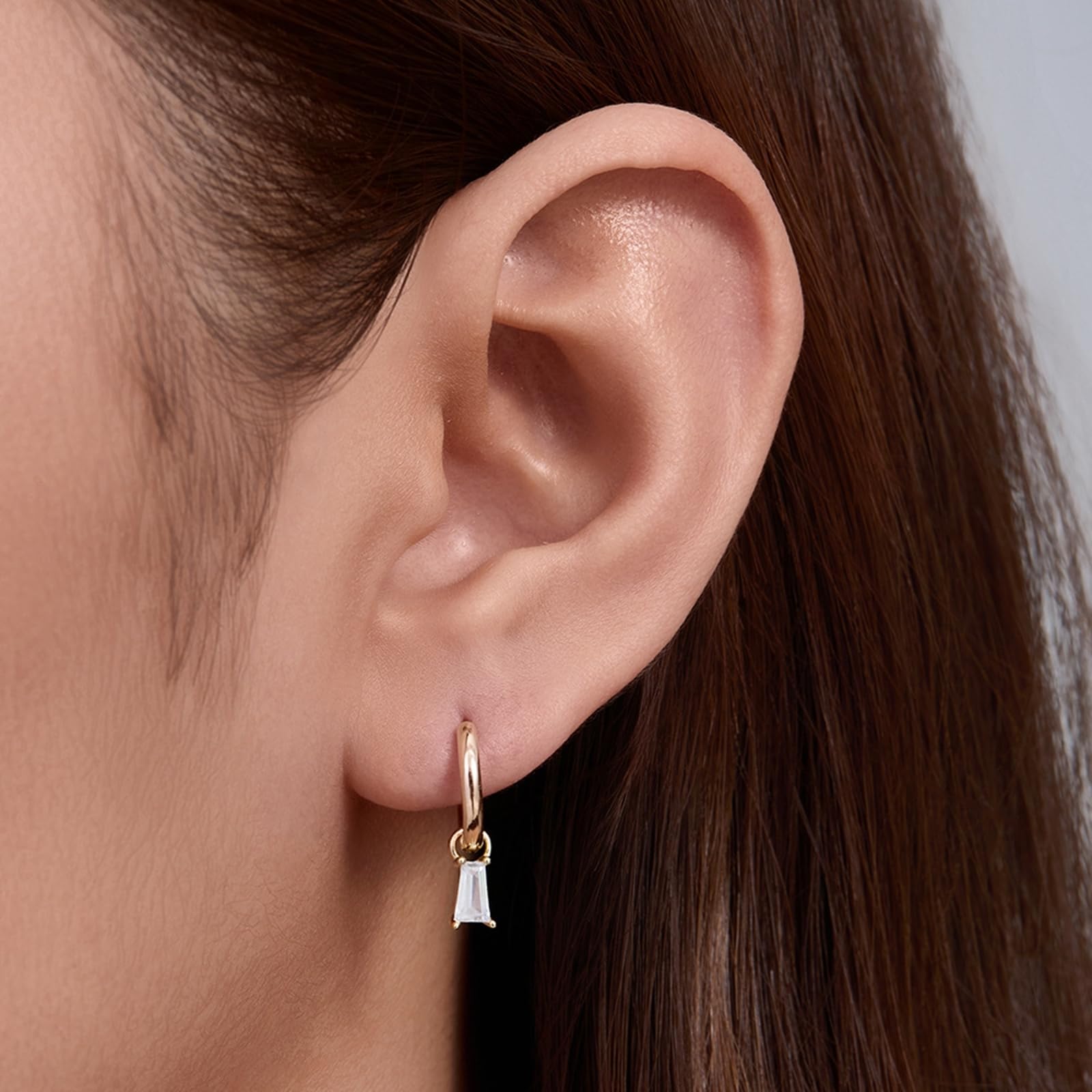 Pendientes de aro de oro blanco/amarillo/platino para mujer con moissanita blanca, aretes minimalistas para mujer dorados