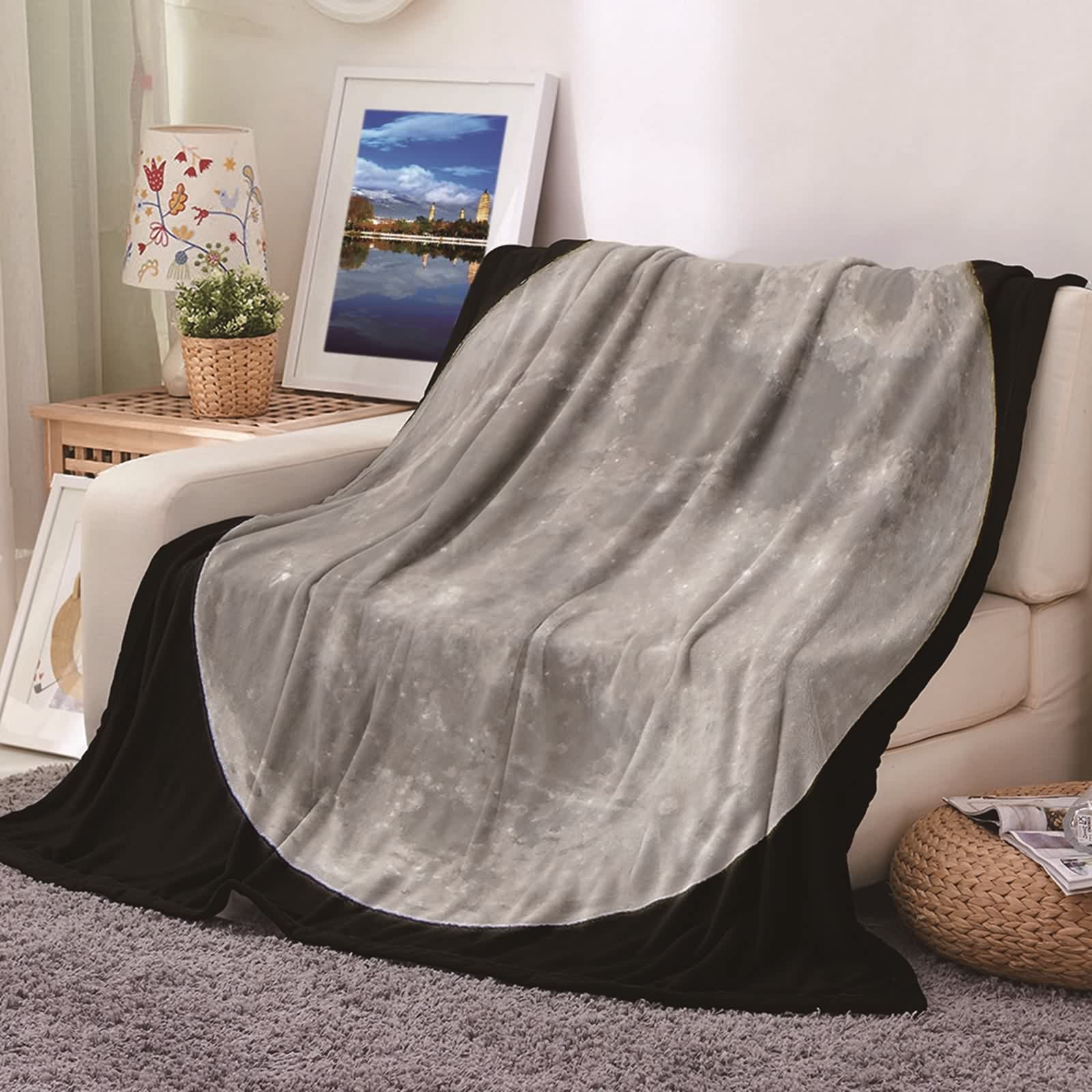 Plaid canapé lune noir jaune KnSam | Couverture polaire pour vos soirées cocooning