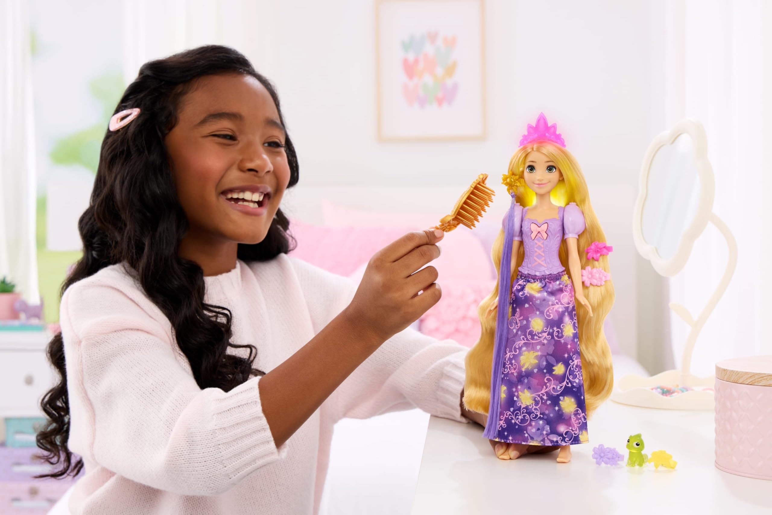 Mattel Disney Princess Roszpunka Magiczne włosy Lalka JHL46, podświetlane włosy, figurka, akcesoria do stylizacji, interaktywna zabawka dla dzieci 3+