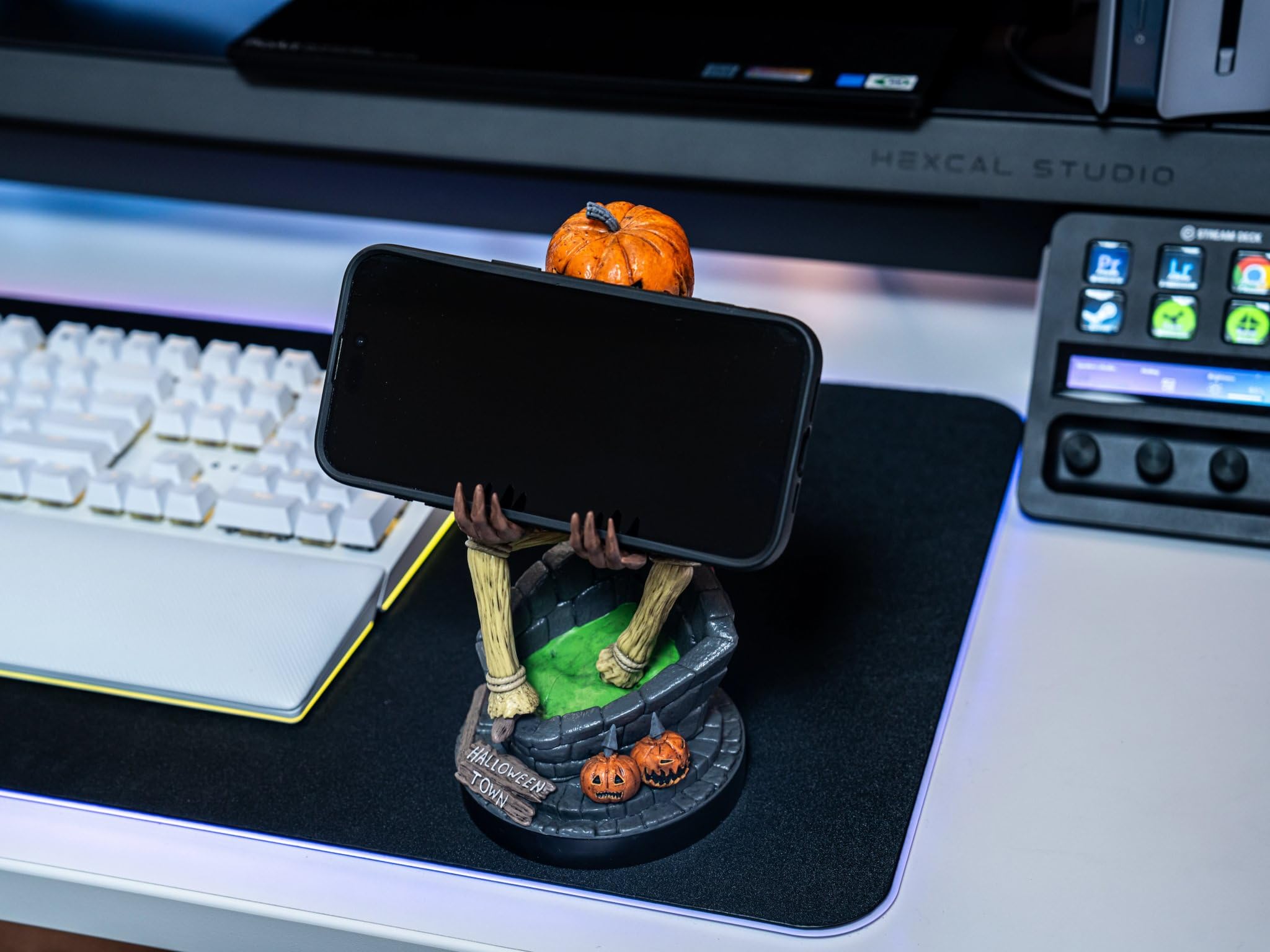 Cableguys The Nightmare Before Christmas Jack Pumpkin King Soporte Mando y Movil - Figuras Soporte para movil y Mando, Compatible con Xbox, PlayStation y la mayoría de mandos estándar