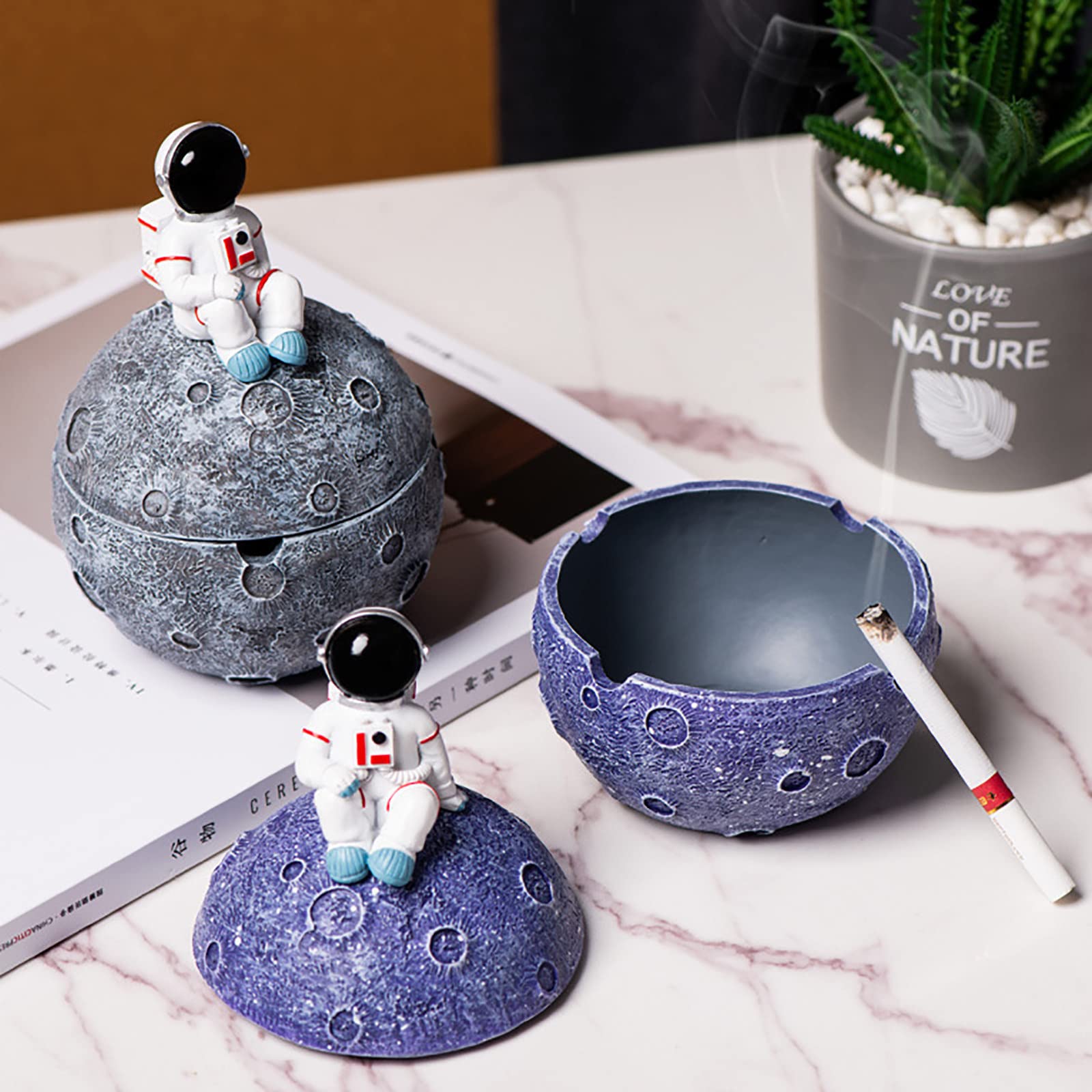 Amazon.co.jp: 宇宙飛行士の灰皿、樹脂宇宙飛行士のデスクトップの灰皿