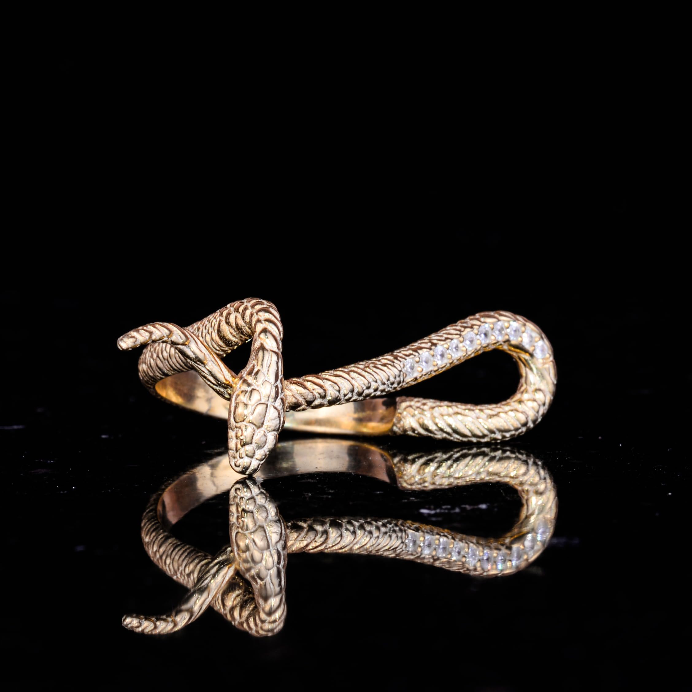 KAMBO Anillo de plata de ley 925 para mujer, diseño de serpiente chapado en oro, elegante pieza de declaración, plata, sin piedras preciosas, Sin piedras preciosas