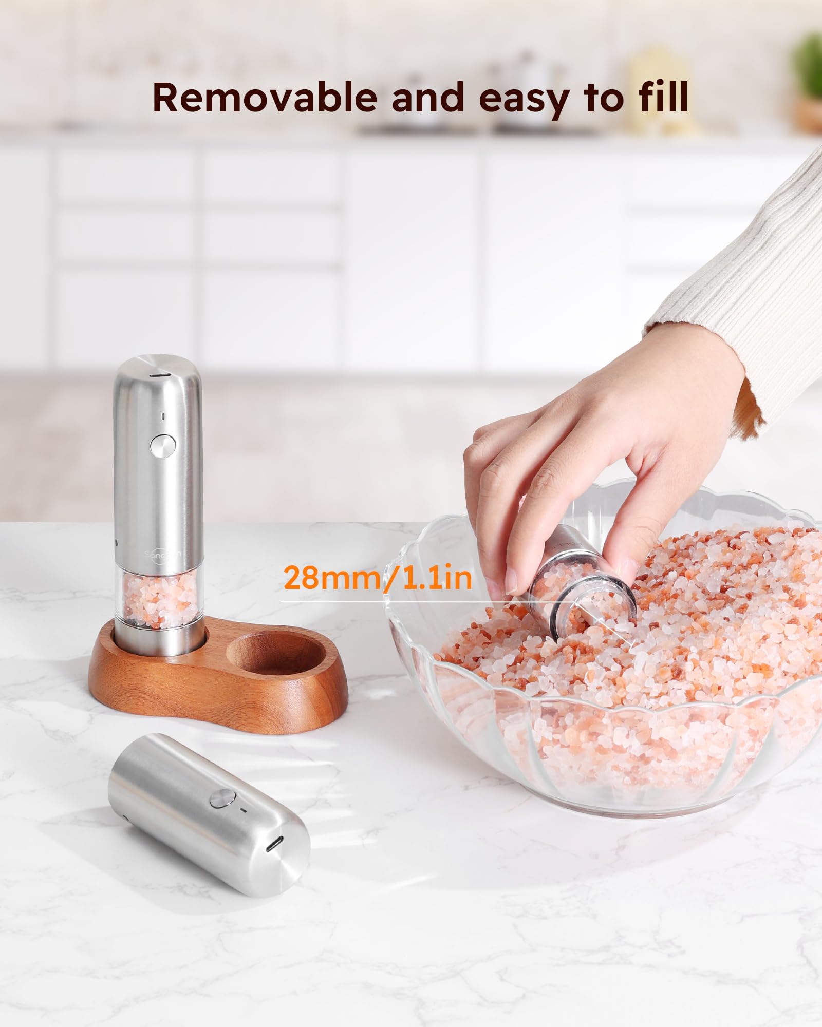 Sangcon Mini Set Macina Sale e Pepe Elettrico con Base in Legno, Ricaricabile USB, Piccolo Macinapepe Automatico, da Viaggio/barbecue/bambini, Controllo con un Pulsante (Acciaio inossidabile)