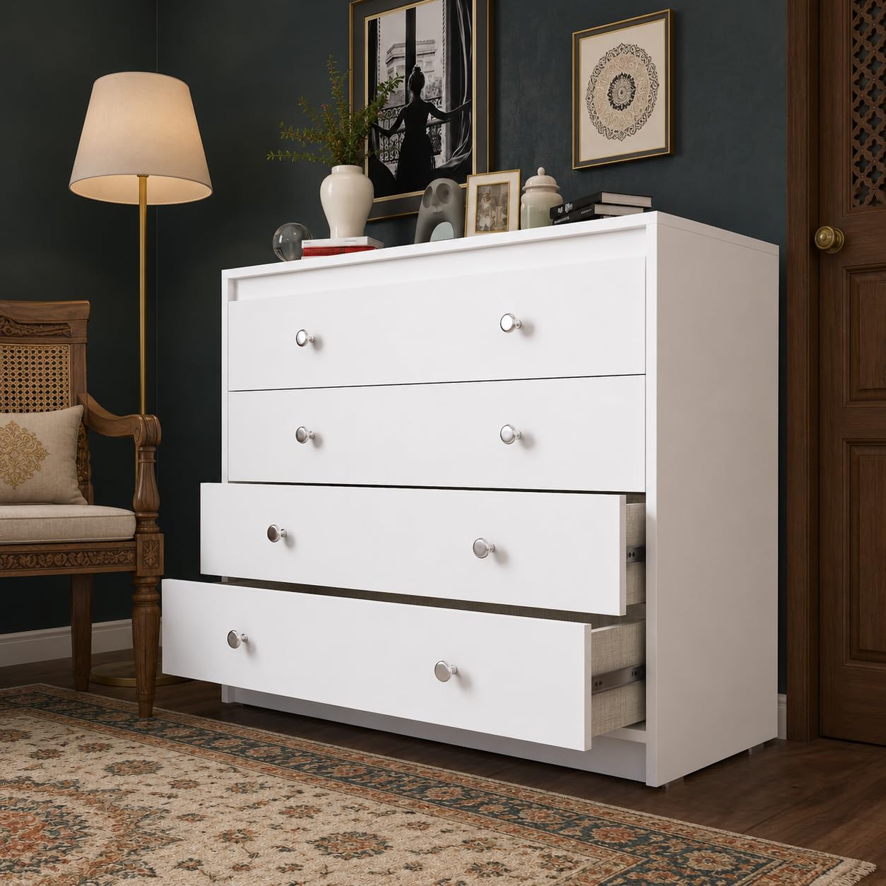 Studio Kook Majestic Chest of Drawers, Engineered Wood, Moon White | Four spacious drawers on telescopic channels, each rated for up to 15 kg. Organises clothes, linens and everyday essentials.