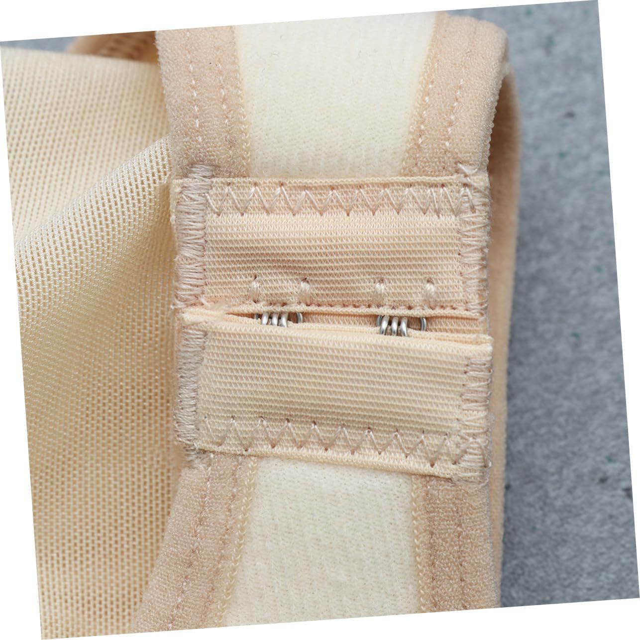 FRCOLOR Belt Chest Binder for Women Support Pushup Bra Made of Polyamide Spandex Size Skin