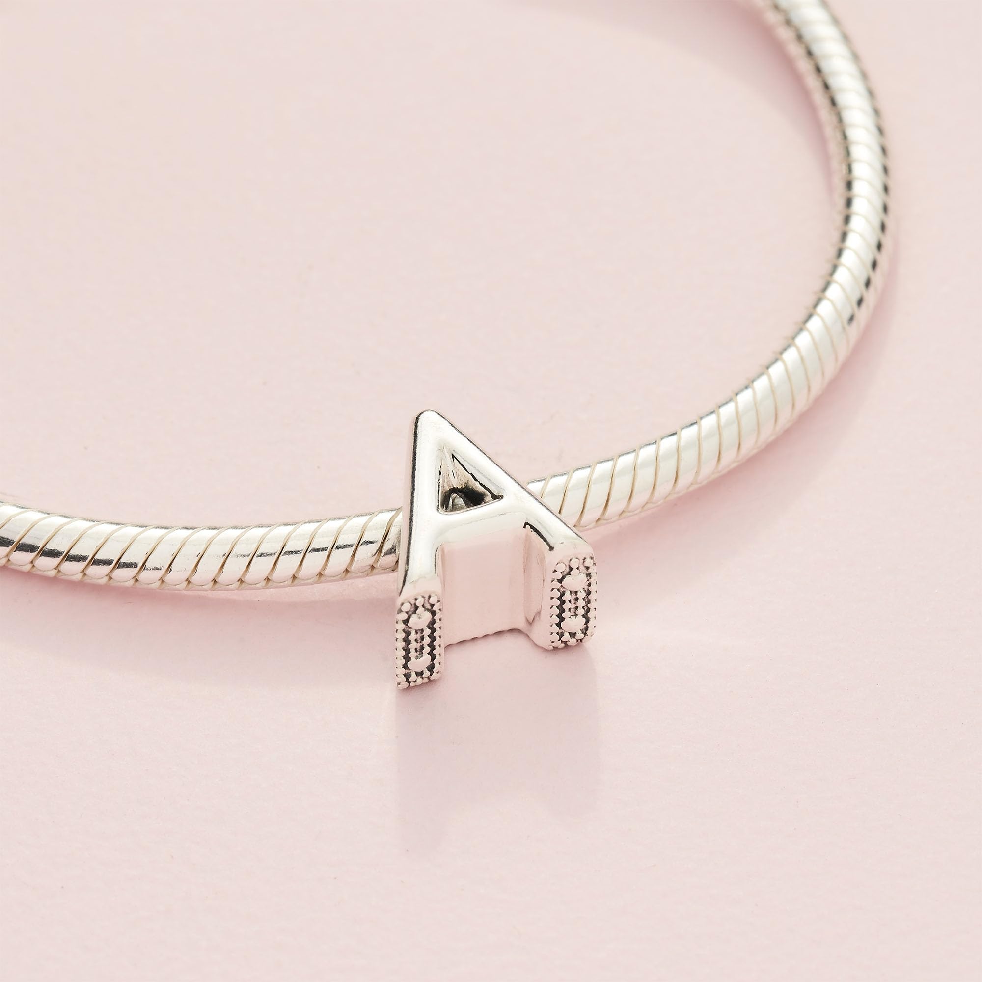 PANDORA Moments Buchstabe A - wendbares Alphabet-Charm aus Sterling-Silber mit geprägten Herzen und Perlen an der Rückseite - kompatibel mit Armbändern Moments Kollektion