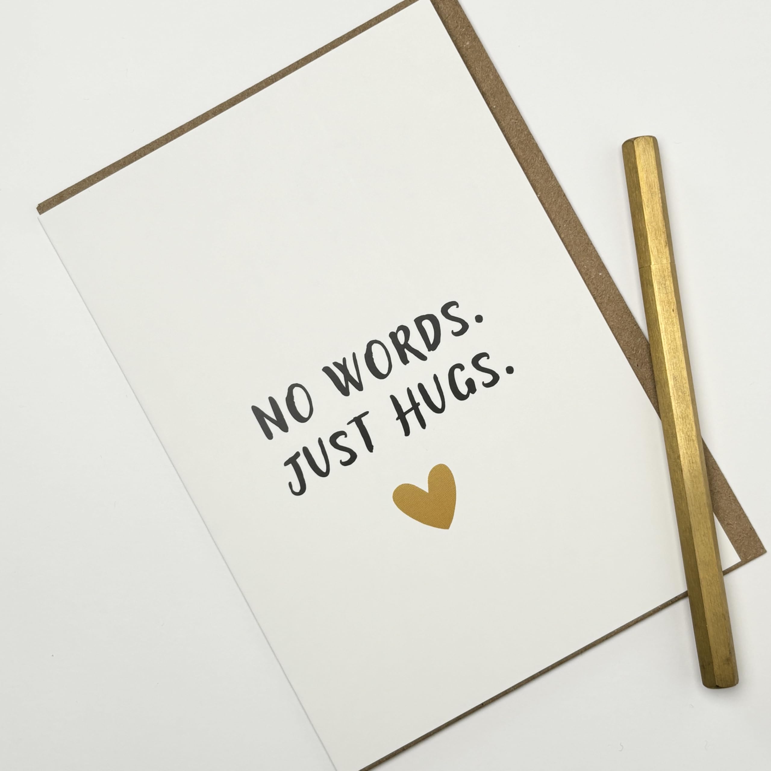 Biglietto Old English Company 'No Words Just Hugs' – 127x178 Mm, Cartoncino FSC, Per Momenti Difficili (malattia, Operazione, Divorzio)