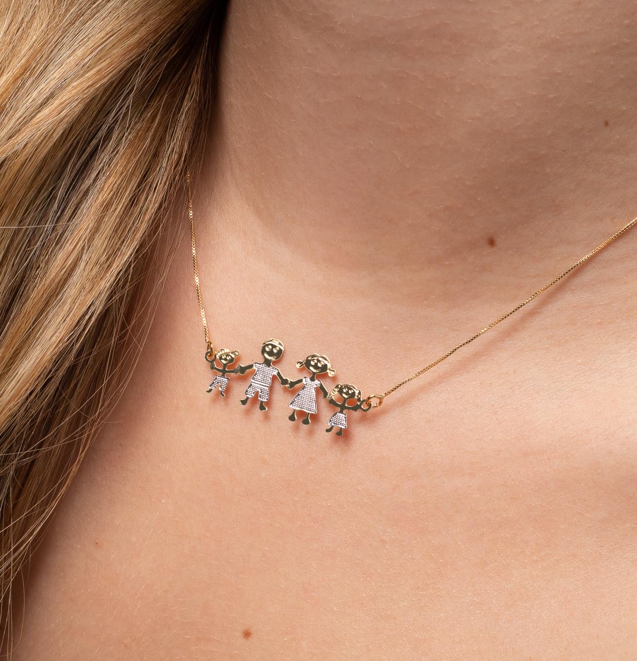 Collar Familia, Collar corto Madre, Padre, Hijos y Hijas, Colgante Personalizado con las varias combinaciones de la Familia, Regalo para Mamá (2 Niños, Oro Amarillo 18K)