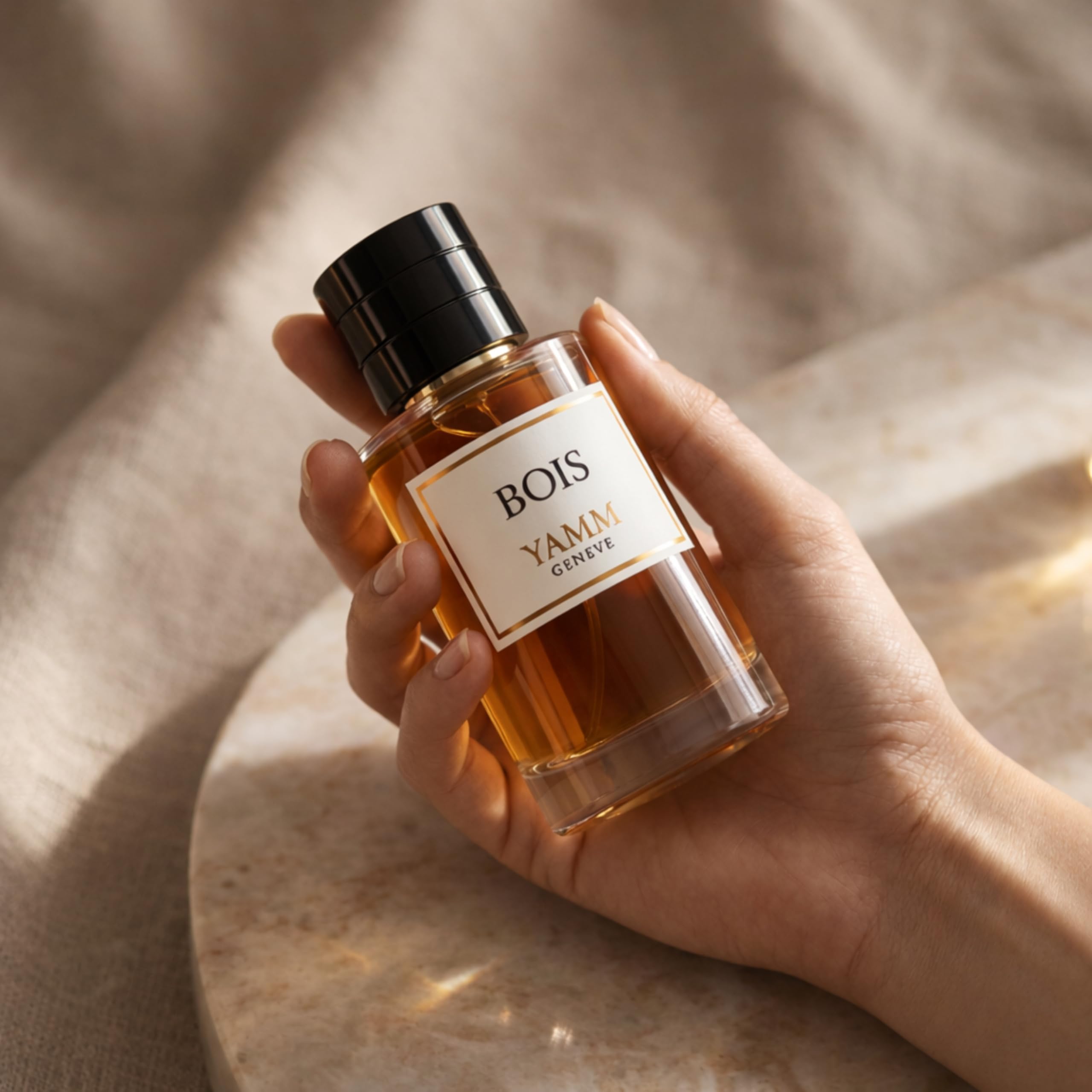 Bois – Estratto di profumo Iris, Incenso & Miele – 50 ml | Fragranza unisex cipriata e legnosa con iris, mirra, miele, vaniglia, muschio e cuoio – elegante e persistente.