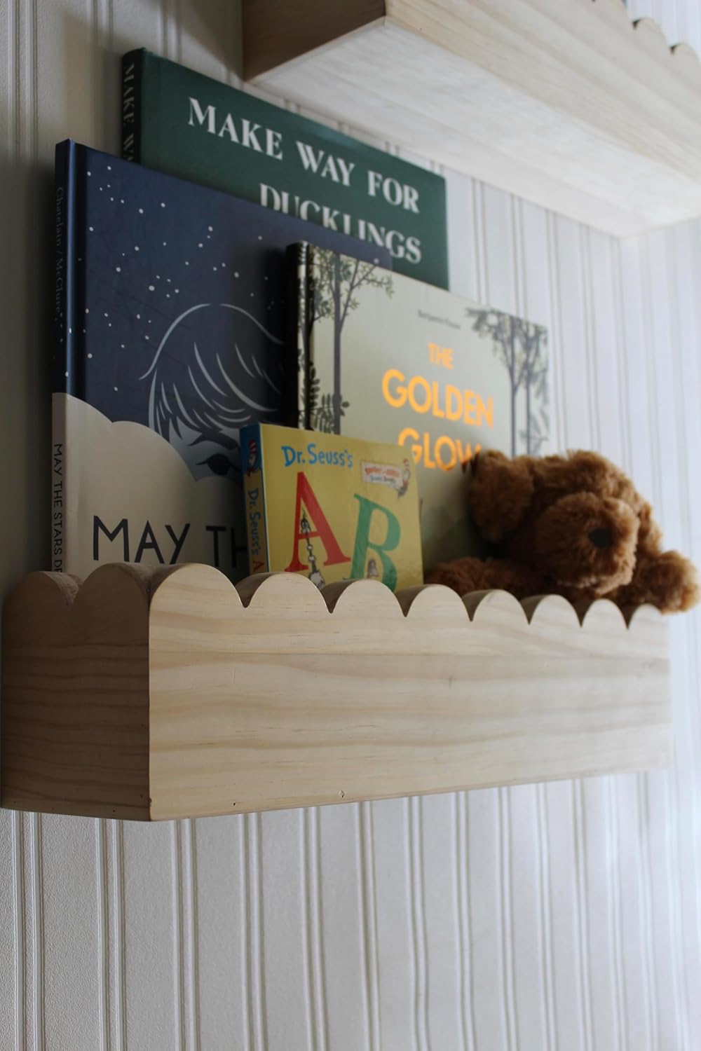 Set of 2 Scalloped Nursery Shelves – Preassembled Floating Cloud Wall Bookshelf for Kids, Baby & Toddler Room – Montessori Nursery Shelves – Kids Wall Book Shelf Display