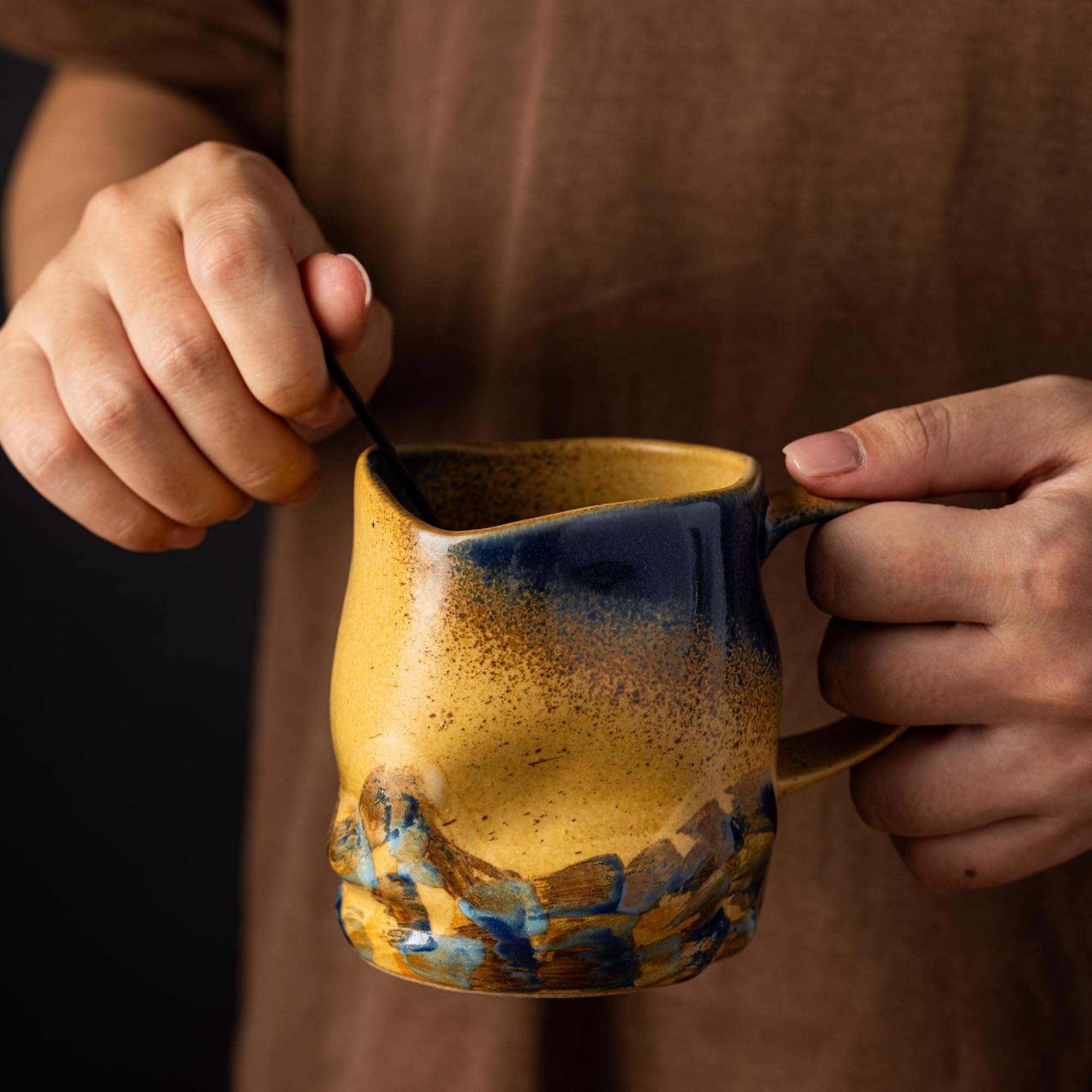 Tazas de café de cerámica hechas a mano, tazas con cuchara de café, 325 ml, taza de cerámica hecha a mano con asa, pintura a mano, tazas de té únicas de superficie desigual, aptas para