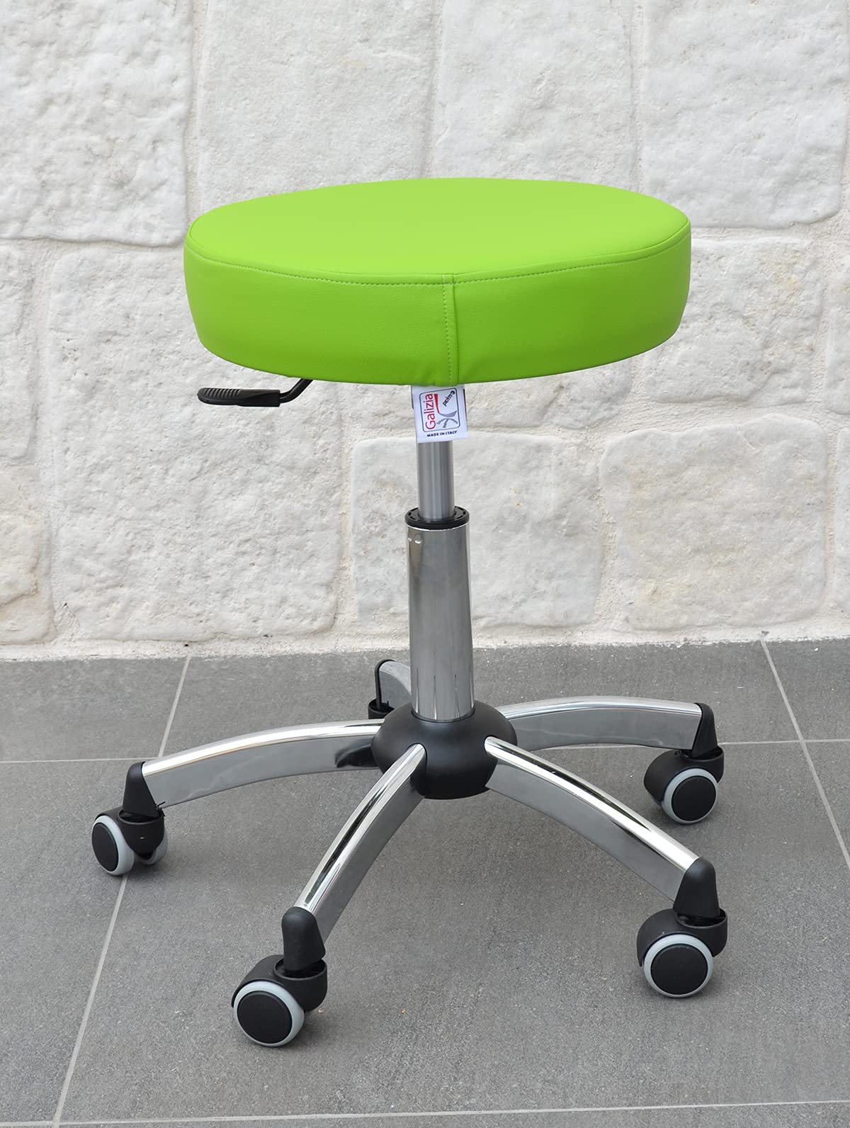 GALIZIA Prjme Sgabello Girevole Centro ESTETICO, STUDIO MEDICO, DENTISTICO E PODOLOGO, Base con Ruote, Regolabile in Altezza con LEVETTA A Gas, Rivestimento in ECOPELLE LAVABILE 100% (VERDE)