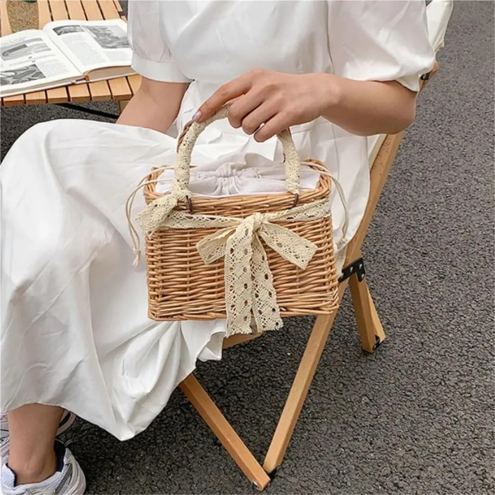 Bolsos de mano de paja con mango de perlas de verano