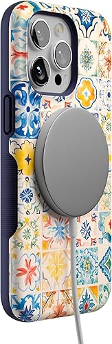 Vista 939 de Casely Funda para iPhone 15 Pro Max Jardín Secreto Flores mixtas Funda atrevida Compatible con MagSafe y botón de acción Secret Garden