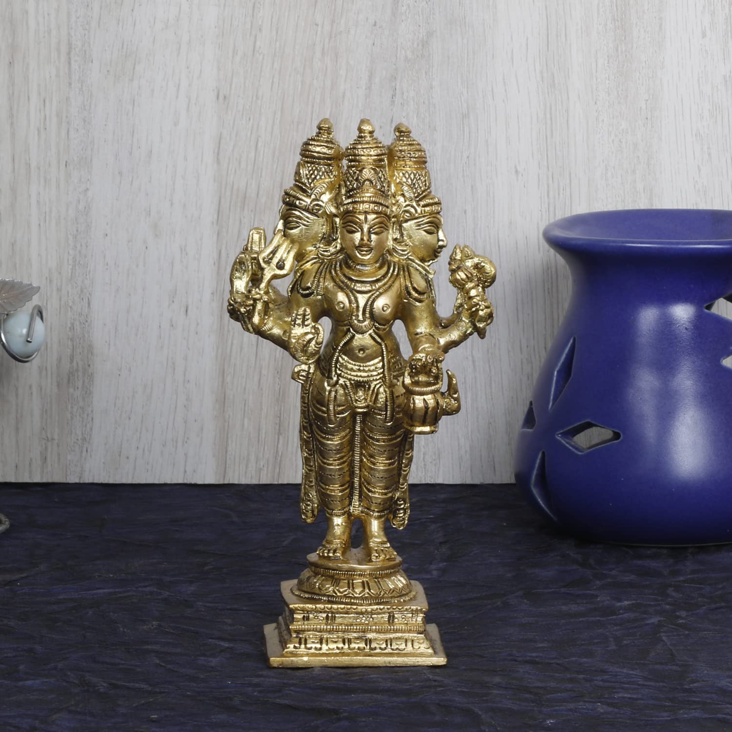 ダッタトレーヤ（ヴィシュヌ・シヴァ・ブラフマー）像　金属製　4cm Amazon.co.jp: ARTVARKO 真鍮 ブラフマ ヴィシュヌ シヴァ マヘシュ
