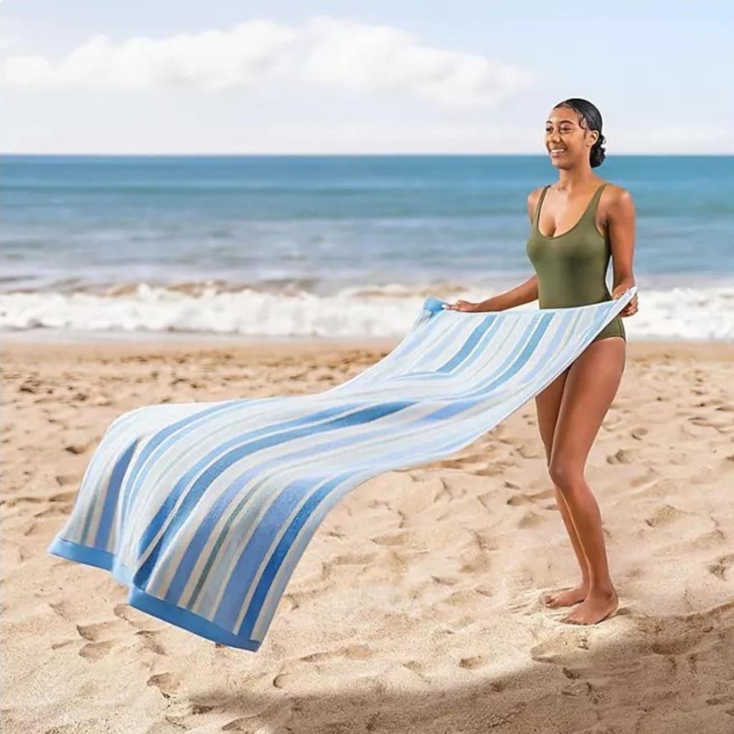 Amazon.com: MEMBER'S MARK Oversized Beach Towel, Sand-Resistant