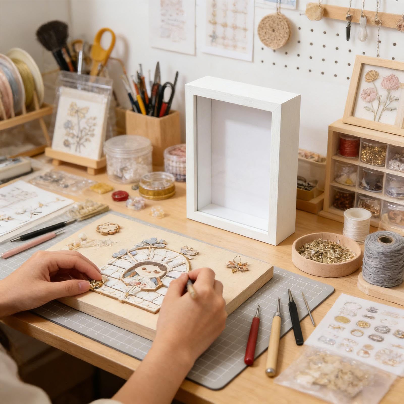 DIY Mini Museum Silhouette Box, Shadow Box Frame Kit met Gouden Frames