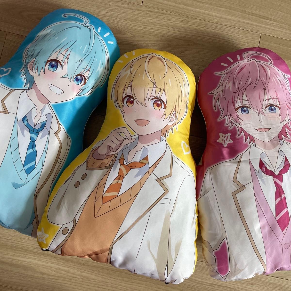 劇場版 すとぷり はじまりの物語 ダイカットクッション 莉犬 ころん るぅと