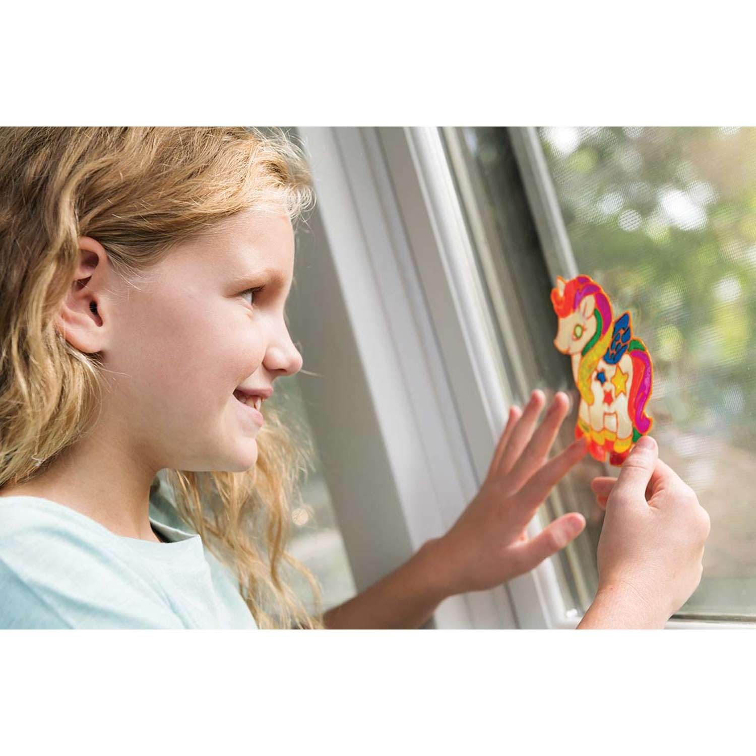 4M Set per Creare Adesivi per Vetri a Tema Unicorno, Kit Creativo per Bambini, Dipingi e Decora le Finestre con Magici Unicorni