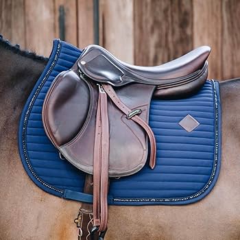 Tapis De Selle Showman Bas En Feutre à Mémoire De Forme – 34x36 Cm, Coloris Assortis (neuf)