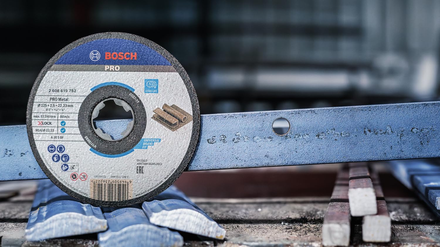 Bosch Professional Tarcza tnąca Expert for Metal (do metalu, X-LOCK, Ø 125 mm, Akcesoria szlifierek kątowych)