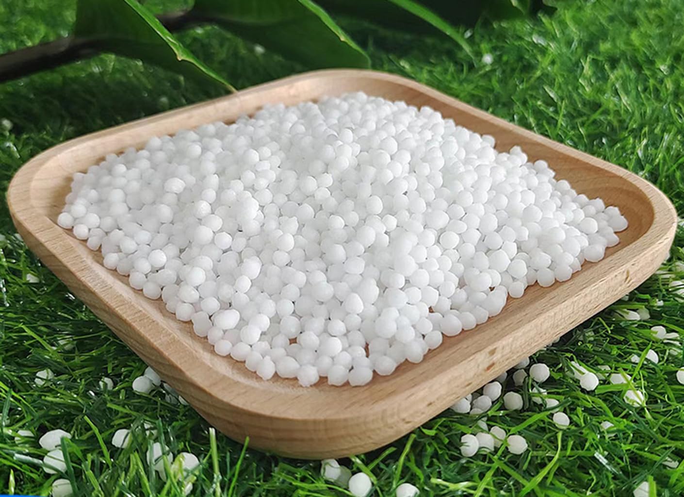 Urea Fertilizer 46.0% Minimum Nitrogen Commercial Grade 99+% Purity Plant Food for Indoor/Outdoor Flowers and Gardens (11.9lbs)