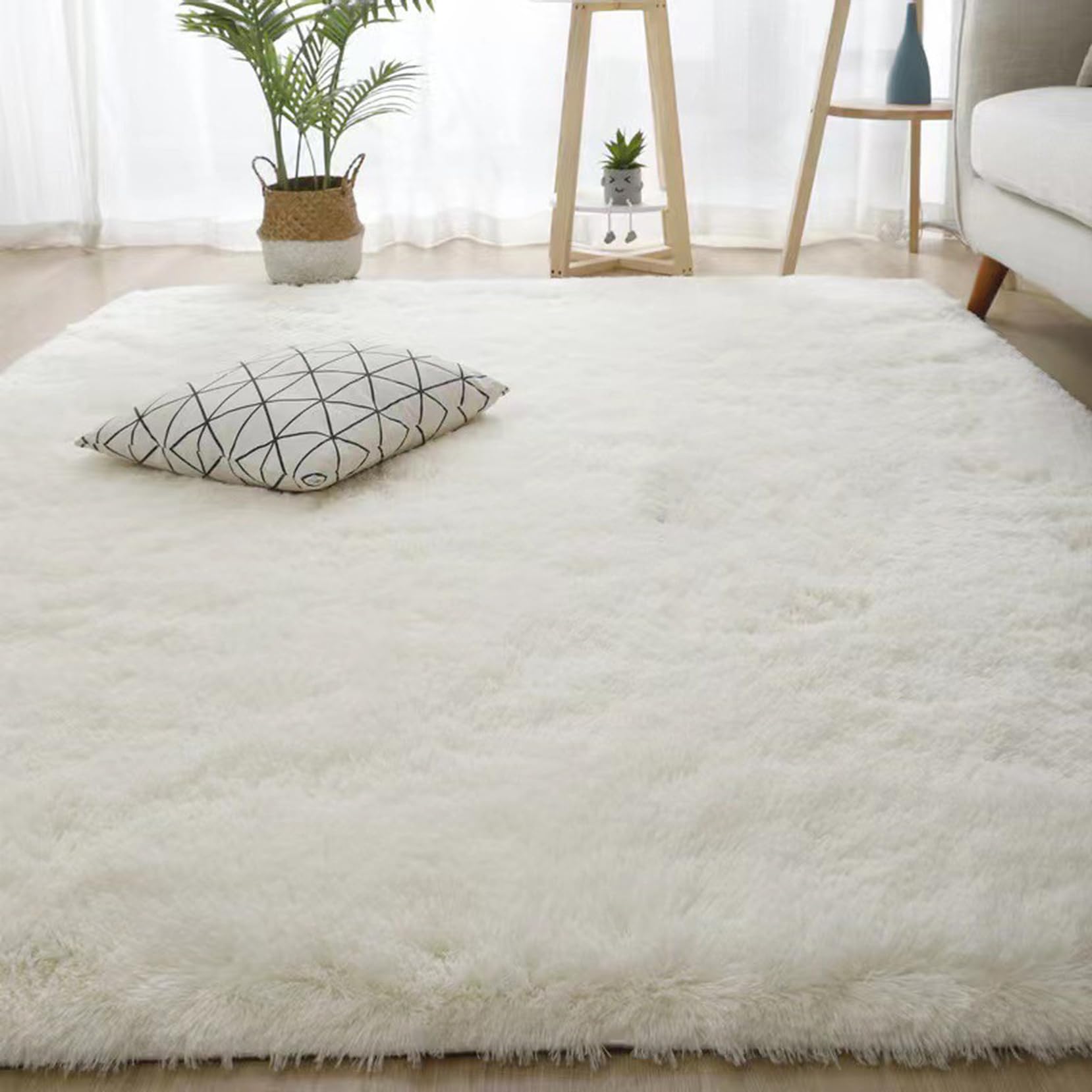 Amazon｜ラグ カーペット シャギーラグ ホワイト 洗える 玄関マット