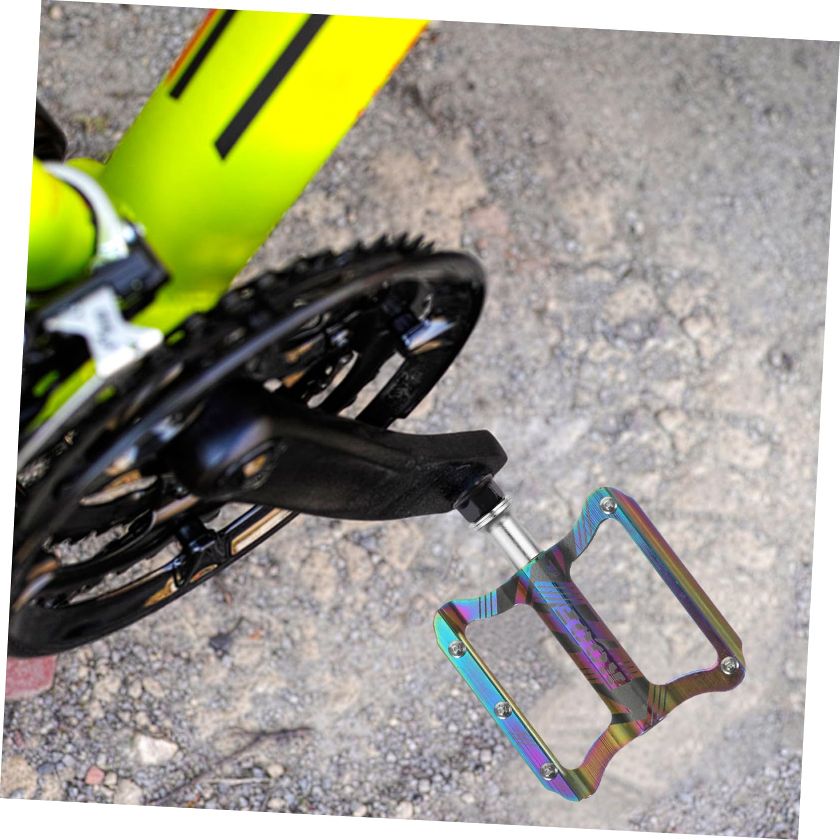 Aluminium Fahrradpedale 1 Paar Flachpedale für Mountainbike und Rennrad | Plattformpedale mit Anti-rutsch-oberfläche, Leichte Ausführung, Zubehör für Trekking und Geländefahrten Zufälliger Stil