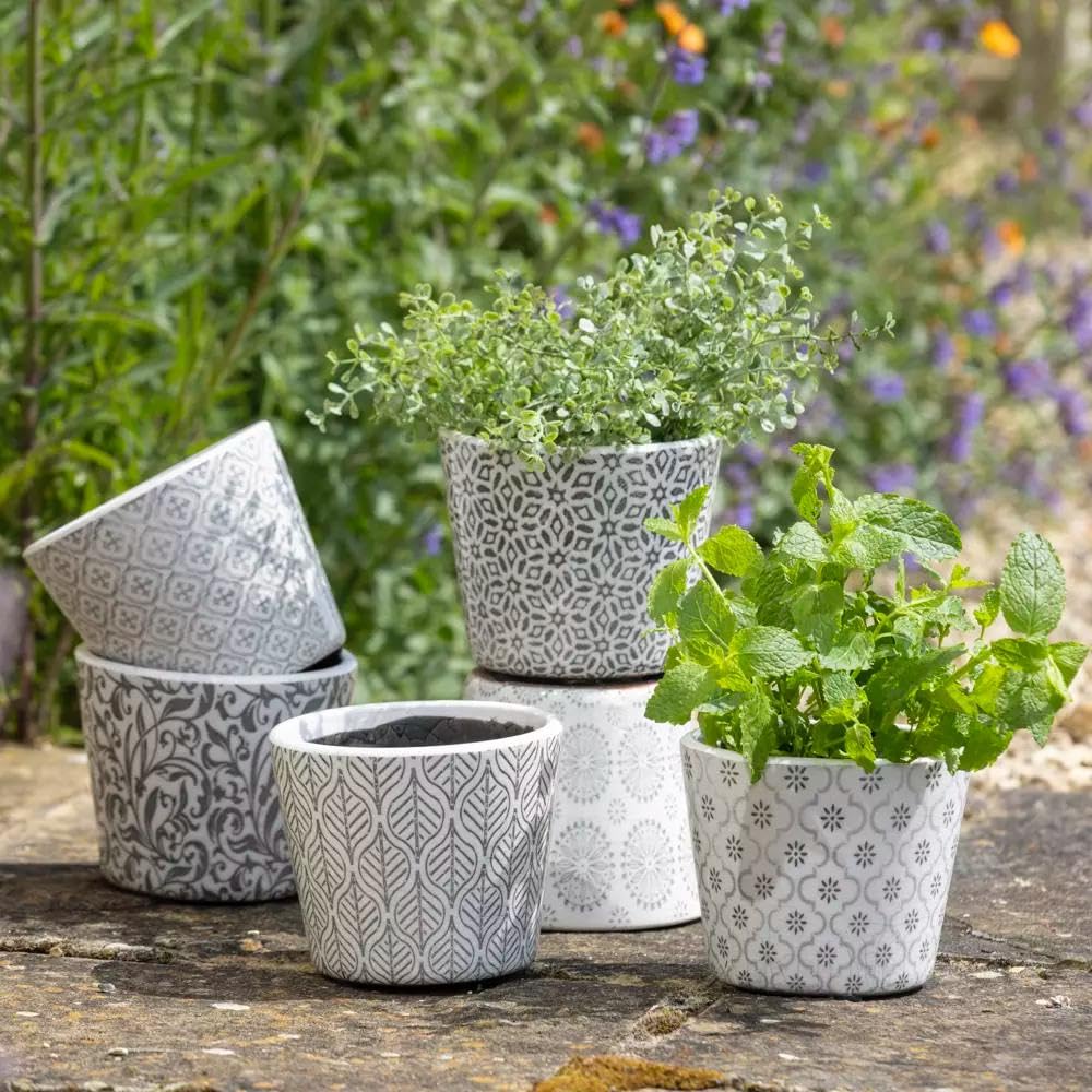 Black White Dutch Pot, 1x White & Black Dutch Plant Pot, 1x Black & White Patterned Plant Pot, Geometric Rustic Dutch Plant Pot Cover, Succulent Planter, Crackle Glazed Dutch Pot (Passion Cross)
