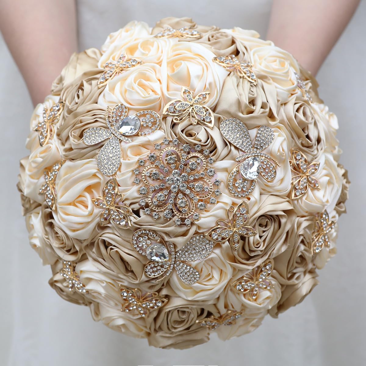 Mhojpik Handmade Wedding Flowers Bouquet Round Holding Bridal Bouquet Toss Artificial Rose Bunch for Bride Bridesmaid Wedding Quinceanera (Cream &