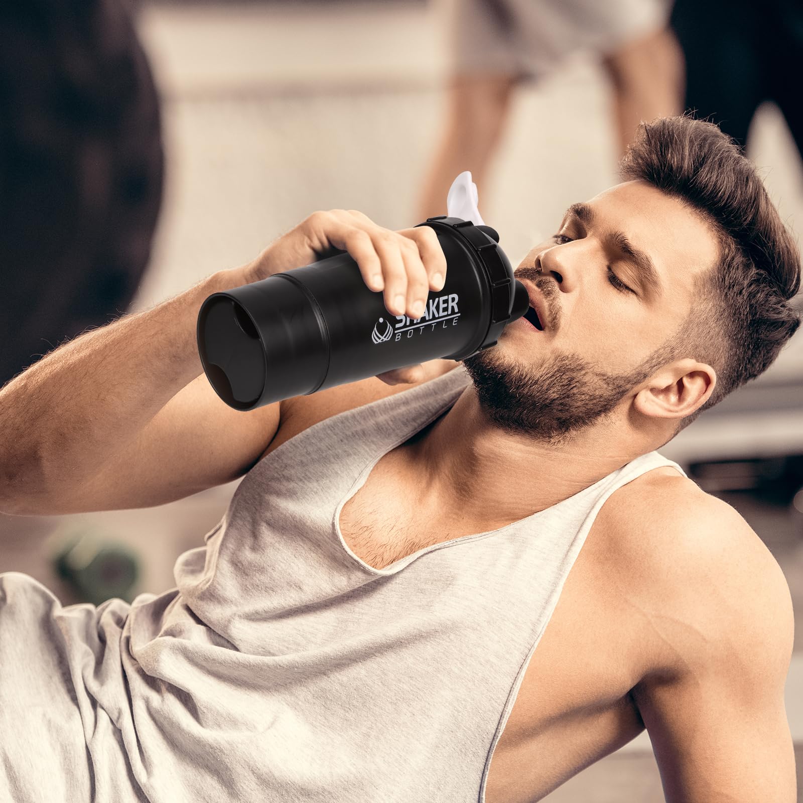 Shaker-Flasche, 530 ml, Protein-Shaker-Flaschen mit Pulver-Aufbewahrung und Pillendose, 500 ml, für Proteinmischungen mit Mischkugel, auslaufsichere Mixerflasche für Vortraining, BPA-frei (weiß)