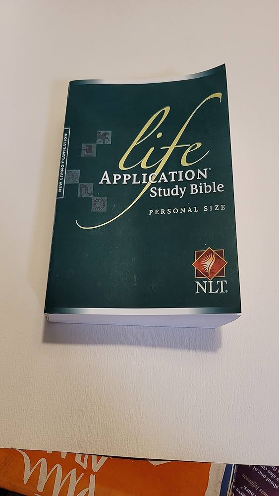 Life Application Study Bible NLT, Personal Size: Tyndale