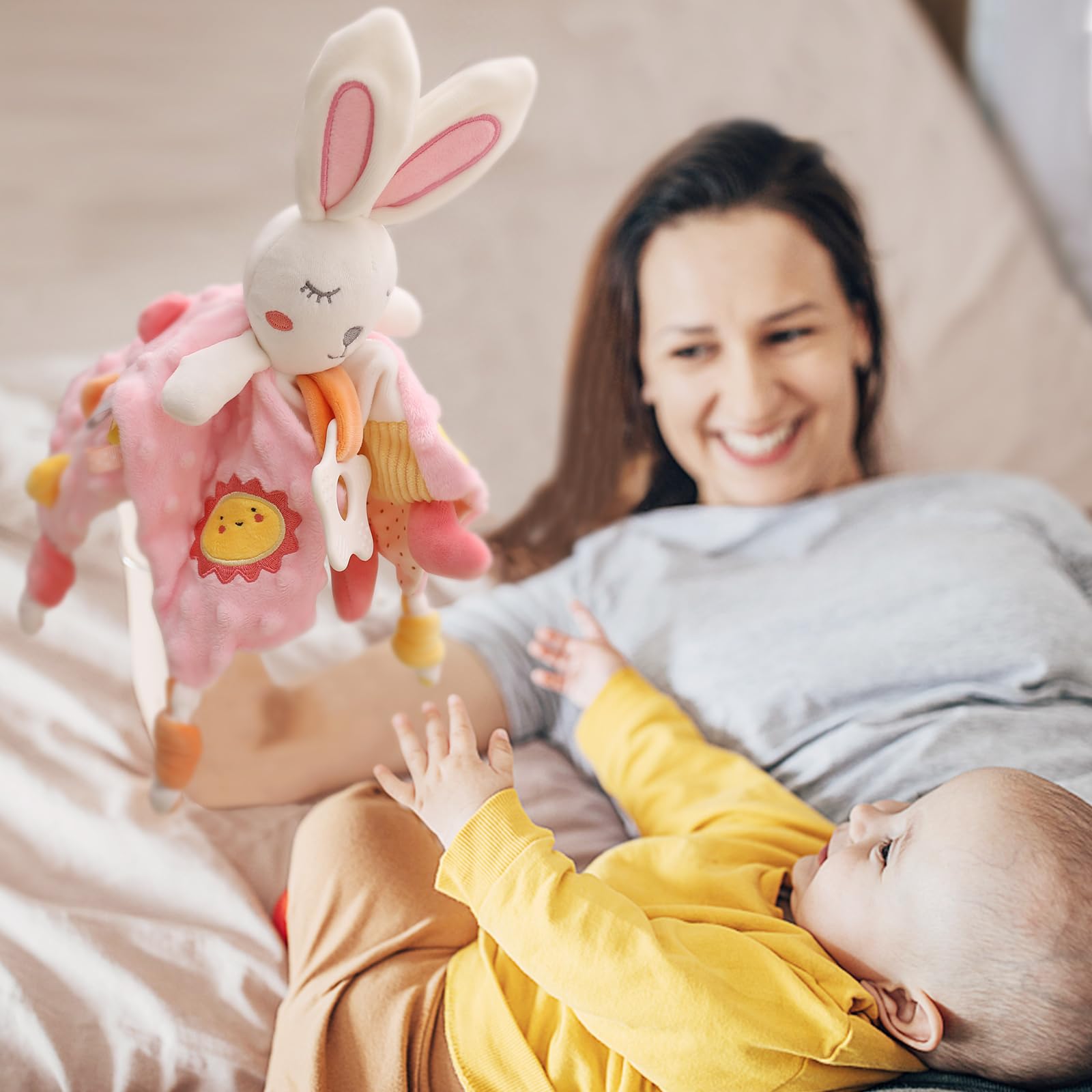 Youuys 8 in 1 Regalo per Neonati, Regalo per Bambini e Bambino, Regalo di Compleanno per Bambino, Regalo di Natale, con Musellina di Stoffa+Panno Cotone+ Sonaglio+Cartolina Regalo (Coniglio)