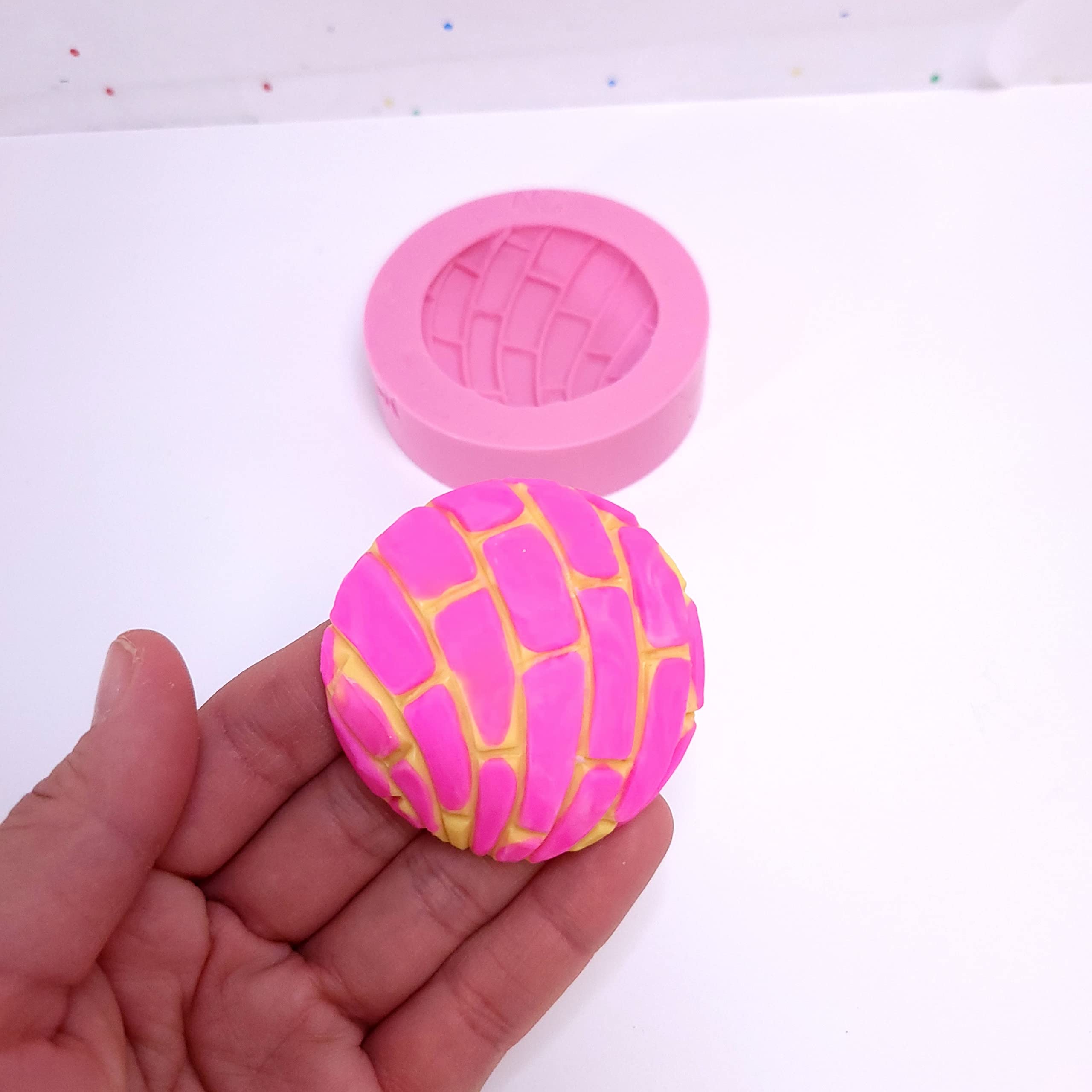 Concha 2 inches non-stick and stretchable Silicone mold NC042