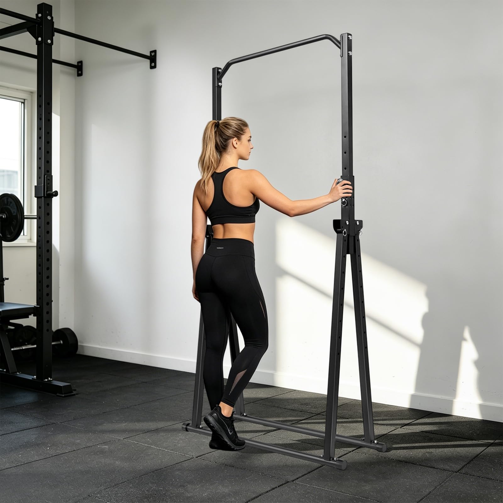 Power Tower, sbarra per trazioni autoportante, 1,33 x 1,16 m, angolo 1,75-2,3 m, regolabile in altezza, attrezzo per allenamento fitness per soggiorno e camera da letto, palestra, portata 200 kg, nero