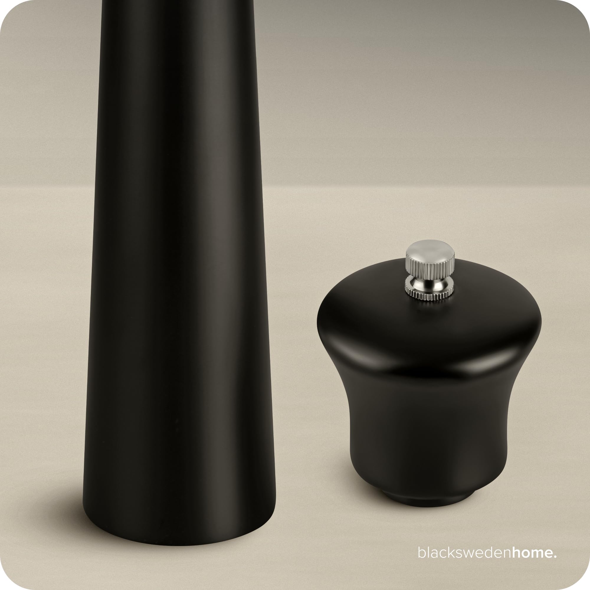 Black Sweden Home Macina Sale e Pepe in Legno - Set Sale e Pepe Elegante - Macinino per Pepe con Design Nero e Nero - Macina Spezie in Ceramica - Nordic Style - Perfetto per Tavola Moderna