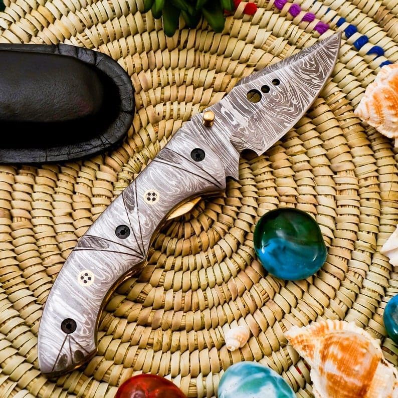 Custom Handmade Damascus Folding Pocket Knife, 512 Layers Damascus Steel, Groomsmen Knives, Christmas Gift, Birthday Gift for Him