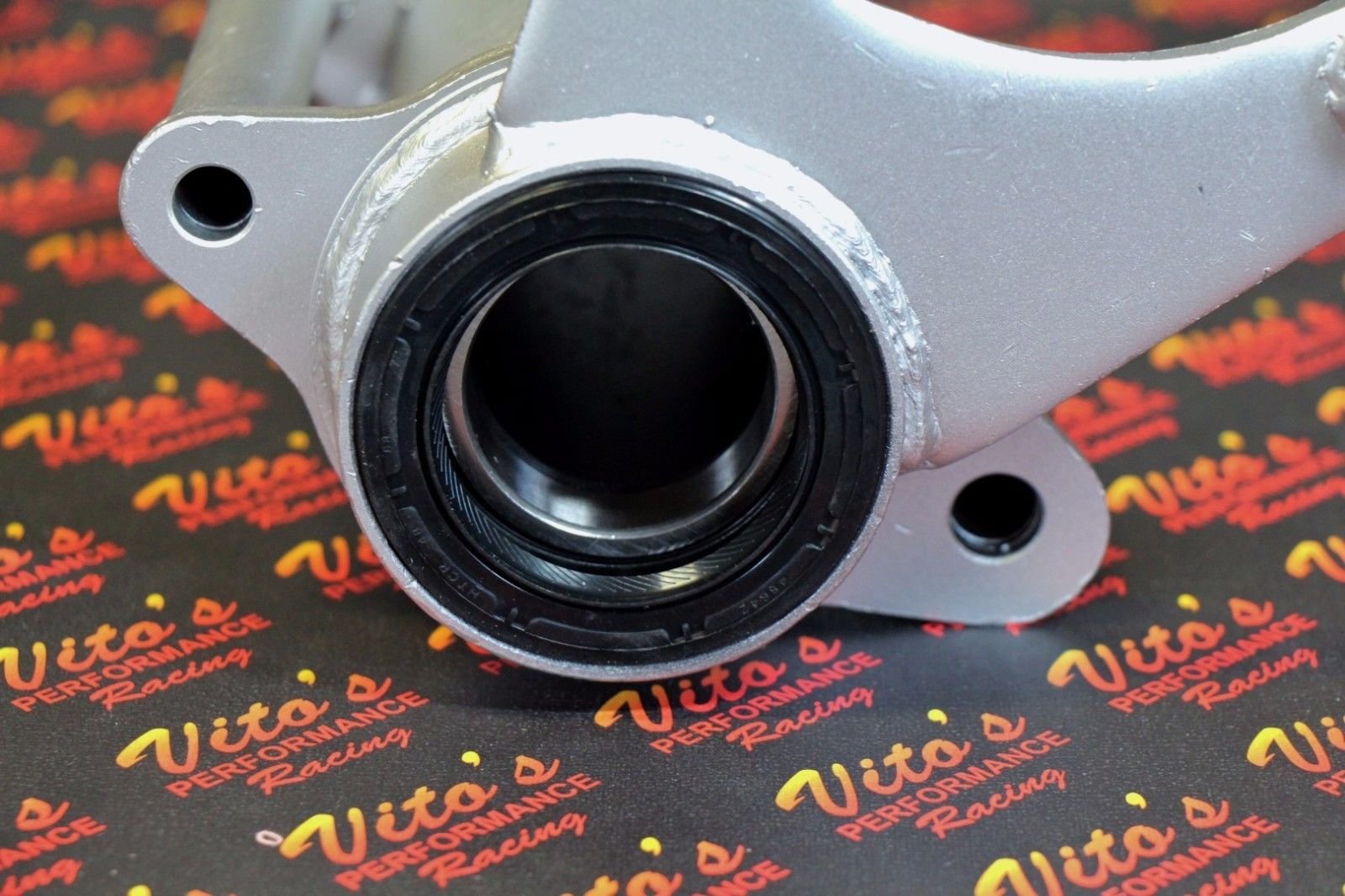 New Rear Bearing Axle Carrier Housing Yamaha Banshee Swingarm 8706